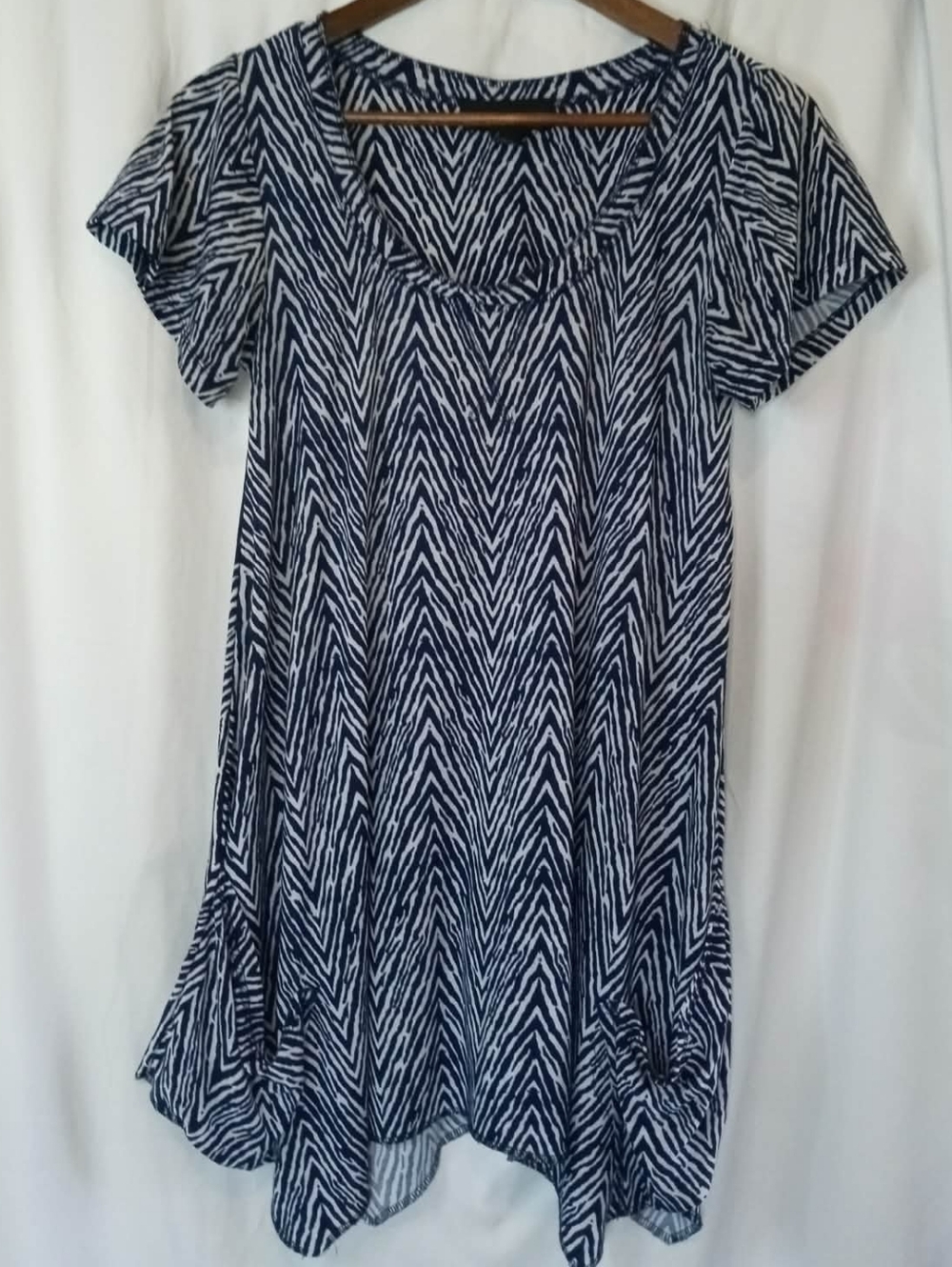 Isabella Rodriguez Navy White Zigzag Short Sleeve Tunic Or Dress Casual Flowy